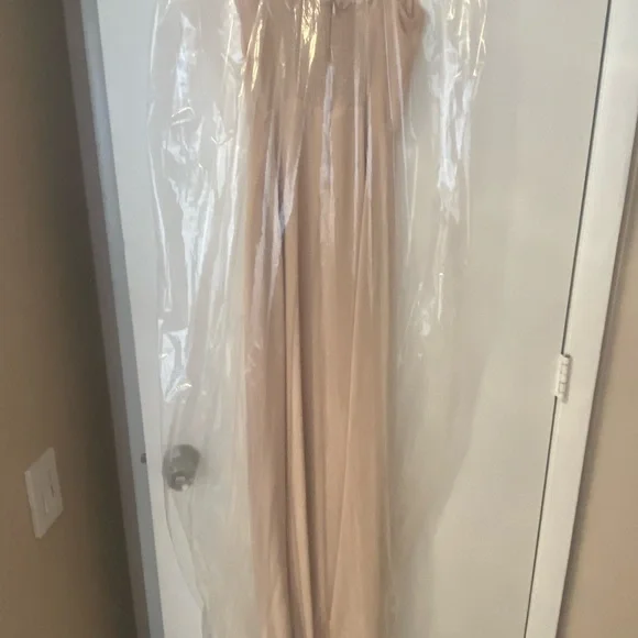 Reformation Ingrid Dress in Champagne - size 2. Perfect condition. - Picture 3 of 5